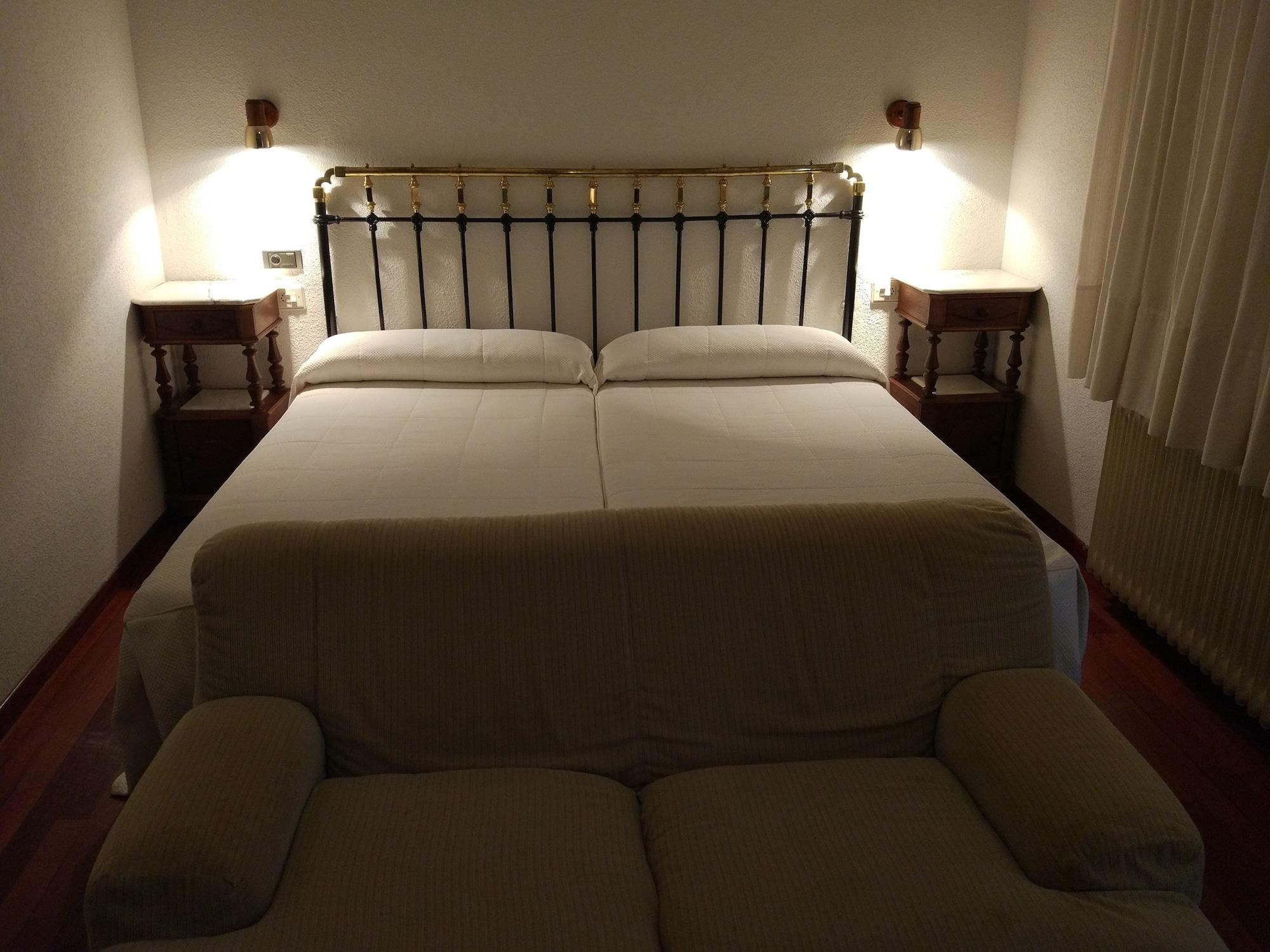 Hotel Los Perales Puebla de Sanabria Dış mekan fotoğraf