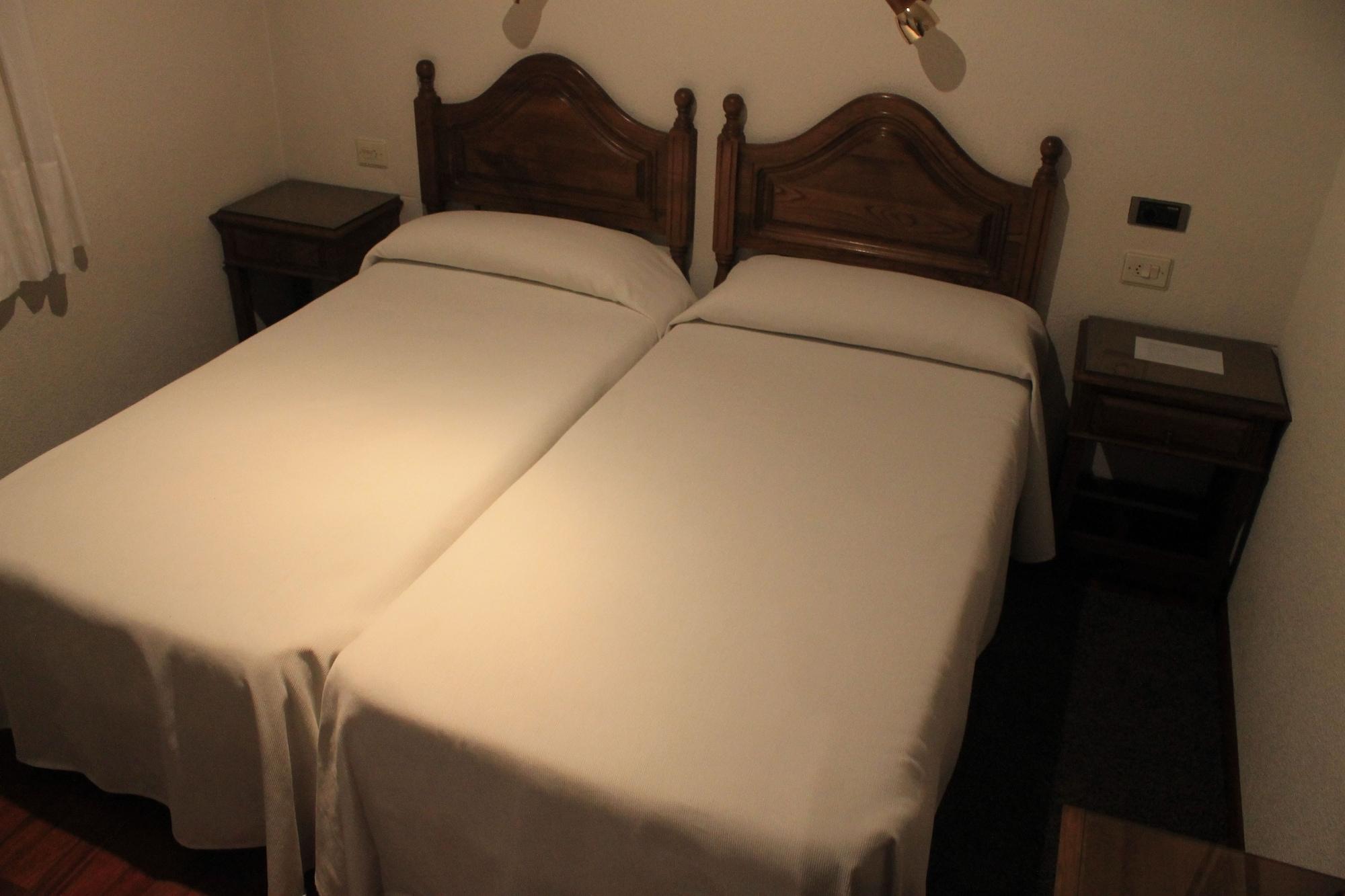 Hotel Los Perales Puebla de Sanabria Dış mekan fotoğraf