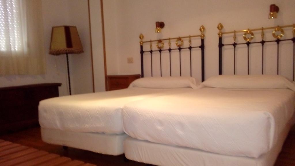 Hotel Los Perales Puebla de Sanabria Dış mekan fotoğraf